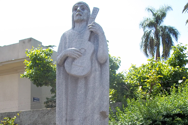 Fotografía de monumento a Bartolomé Hidalgo