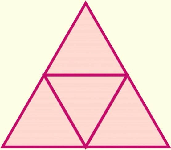 Figura de un triangulo con triangulos adentro
