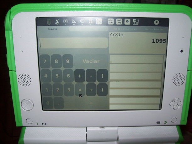Imagen de la XO con la calculadora funcionando.