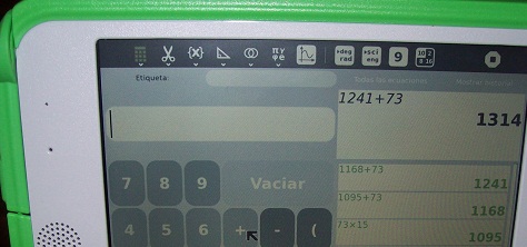 Imagen de la XO con la calculadora funcionando.