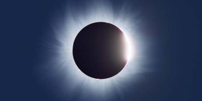 El "anillo de diamantes" se observa justo al comenzar el eclipse total de Sol - Turquía 11 de agosto de 1999 - Fred Espenak