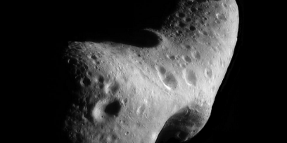 imagen de asteroide Eros (NASA - 2000)