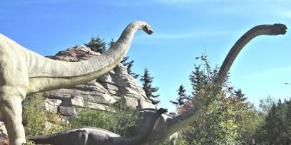 Imagen de dos dinosaurios.