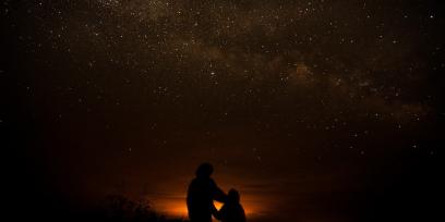 Observación del cielo. Imagen de dominio público.