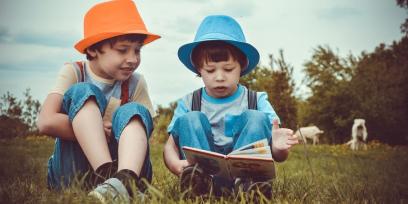  niños leyendo