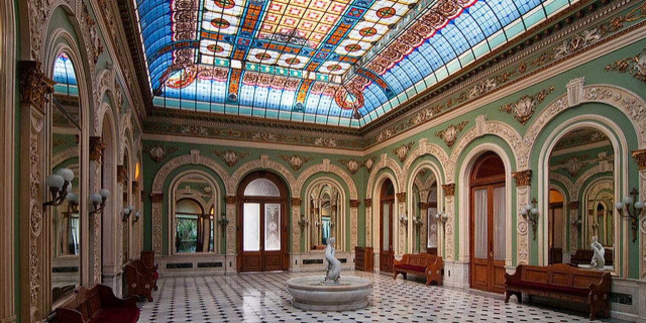 Fotografía del interior del Palacio Santos.
