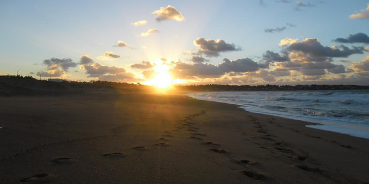 Atardecer en una playa uruguaya.