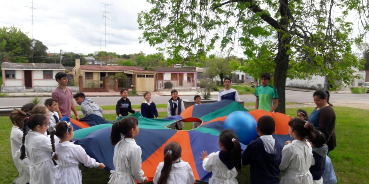 Niños jugando