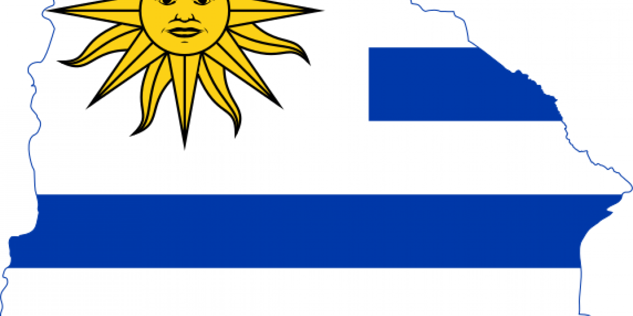 Mapa del Uruguay con la bandera nacional