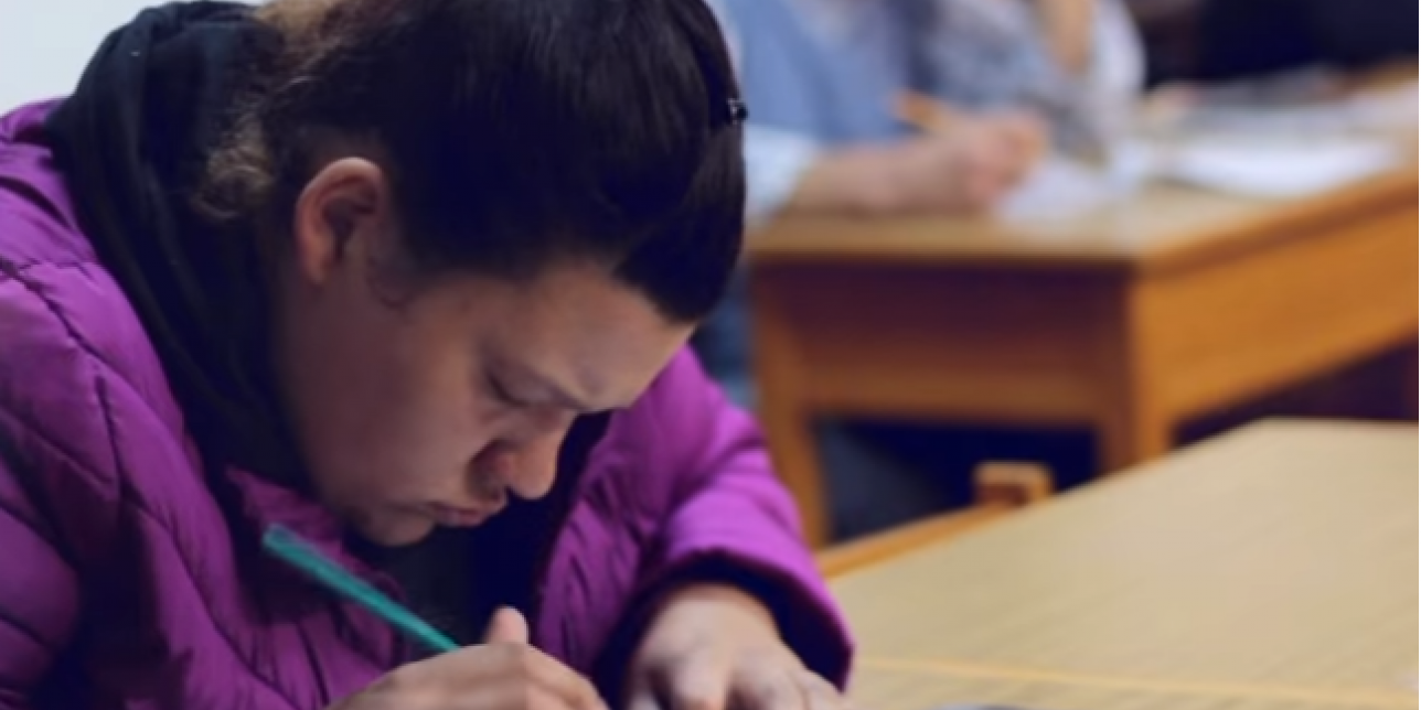 Jóvenes en clase