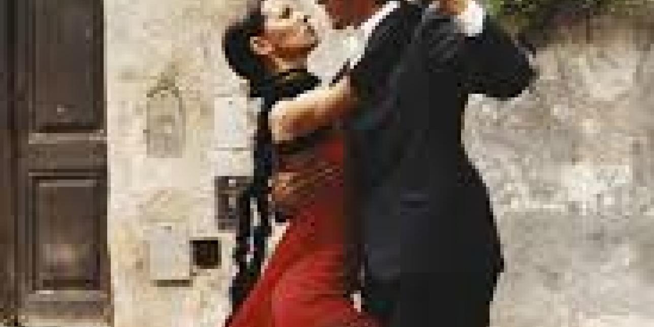 Pareja bailando tango