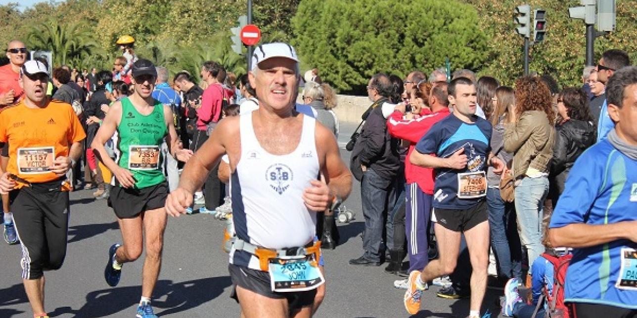 Personas corriendo un maratón.