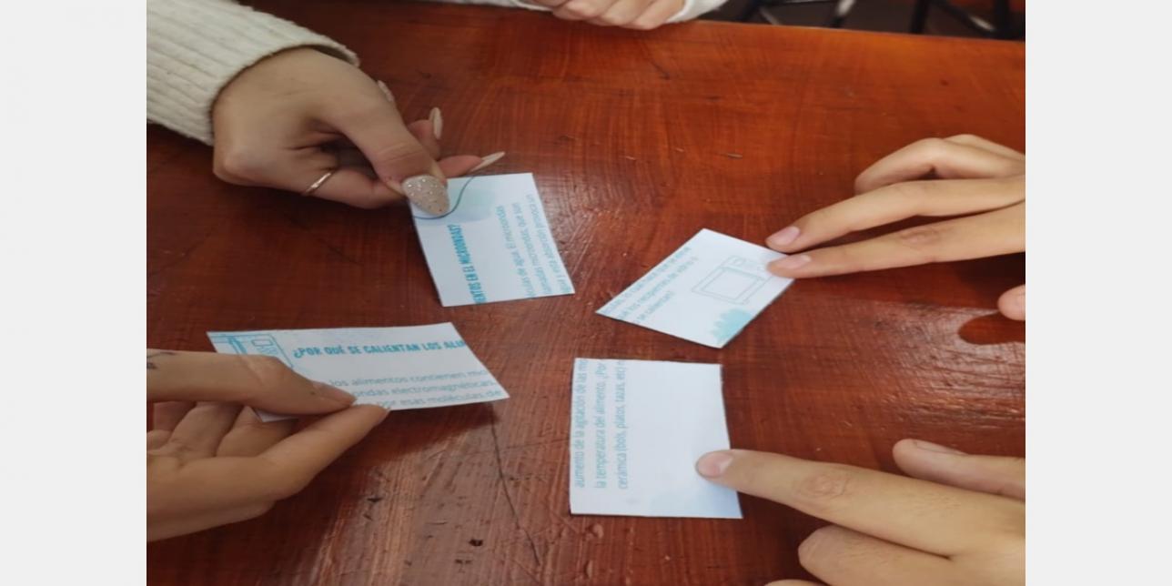 Estudiantes jugando al Chancho va